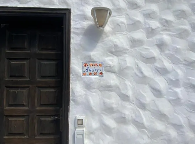 Tiki Audrey Apartman